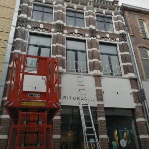 Gevelrestauratie en schilderwerk Rituals Deventer